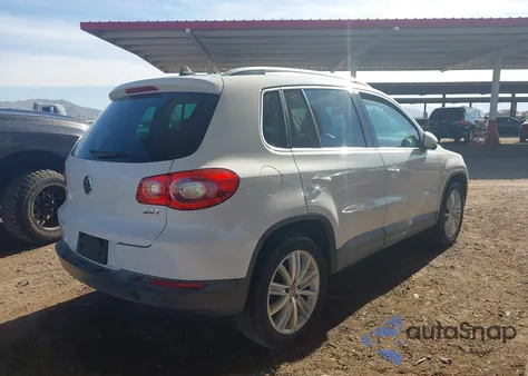 2009 Volkswagen Tiguan Se z USA, uszkodzony, nr VIN WVGAV75N29W527403